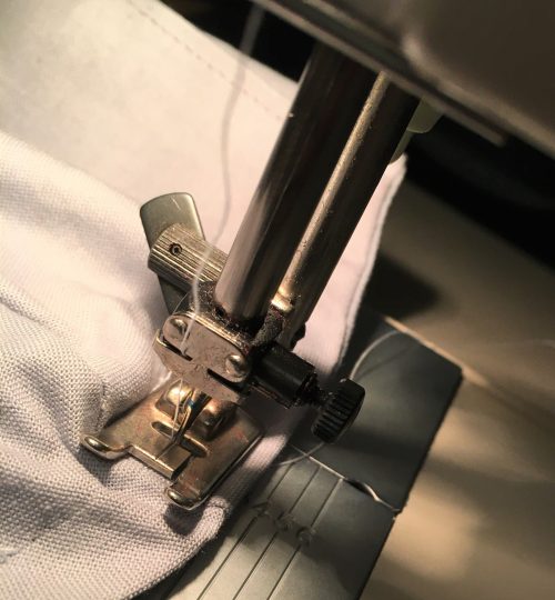 Machine à coudre éléctrique